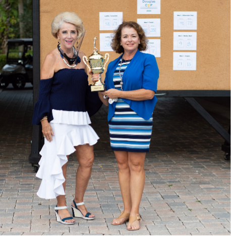 Linda Douglas presents Ladies Captain the Winning Trophy